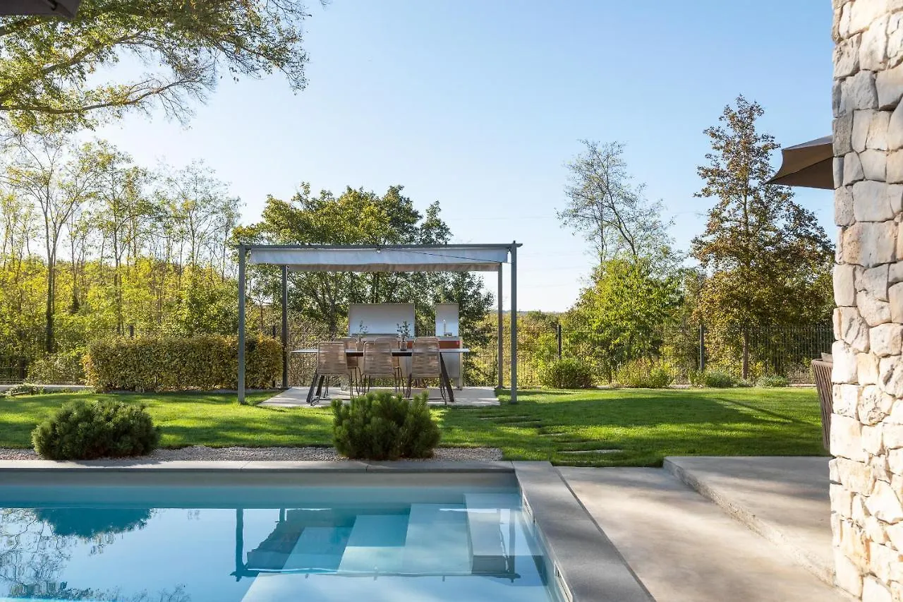Villa Ulmus Karojba 0*,  Croatia